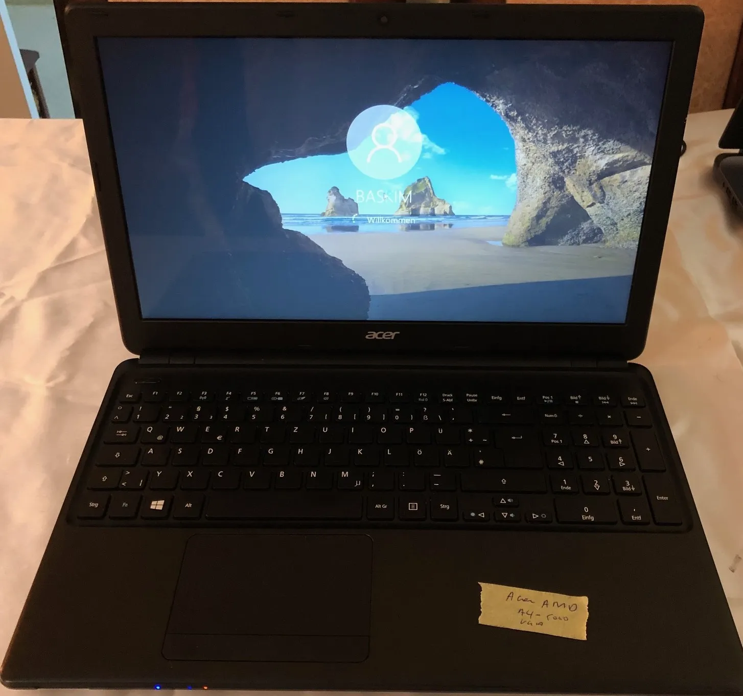 Acer A4-5000  with Radeon (TM) HD Graphic